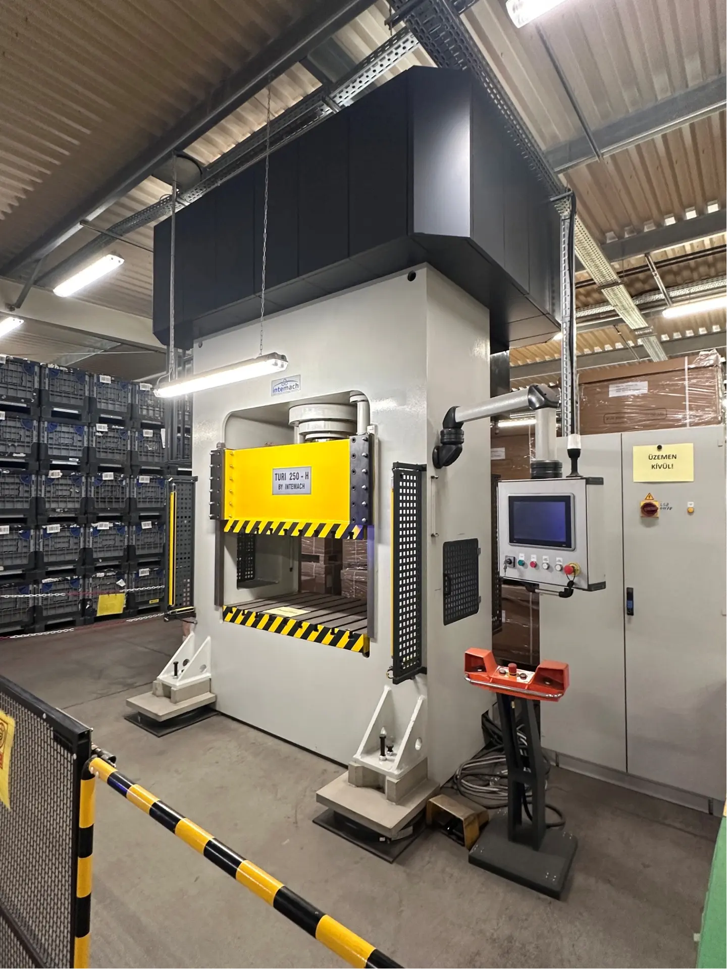 INTEMACH TURI-250 H – 250 tonnás hidraulikus sajtó